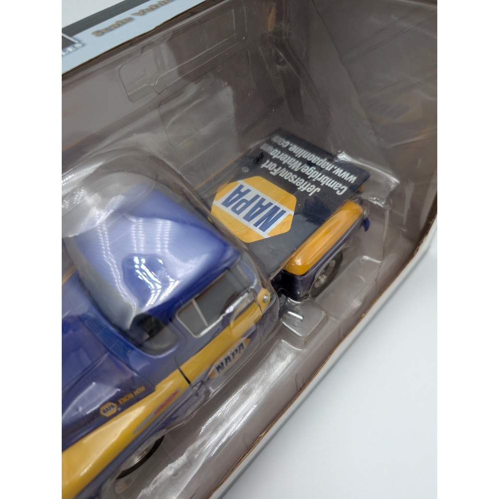 Limited Edition Ford Pickup NAPA Auto Parts Truck SpecCast 1:25 New - Picture 2 of 6